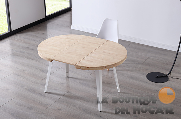 Mesa de comedor extensible blanca con patas metálicas y tablero de Roble Nordish Modelo Berg